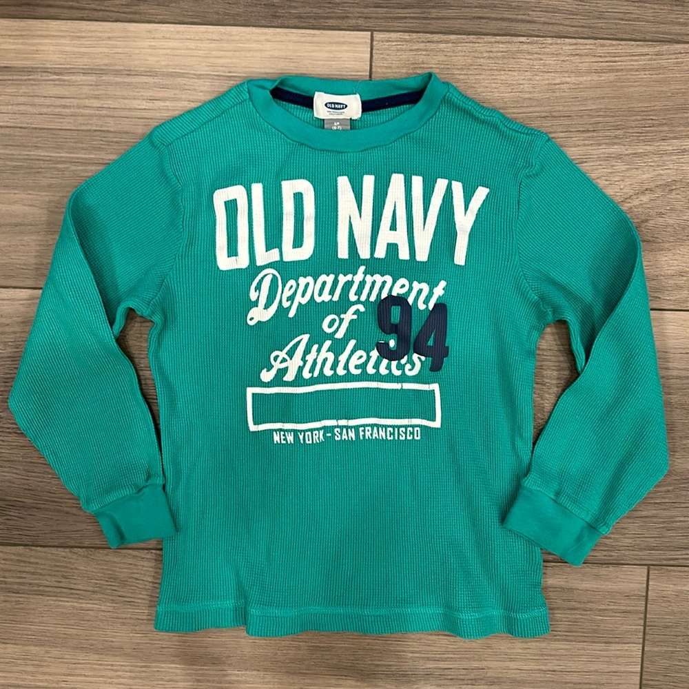 Boys Old Navy ribbed long sleeve shirt